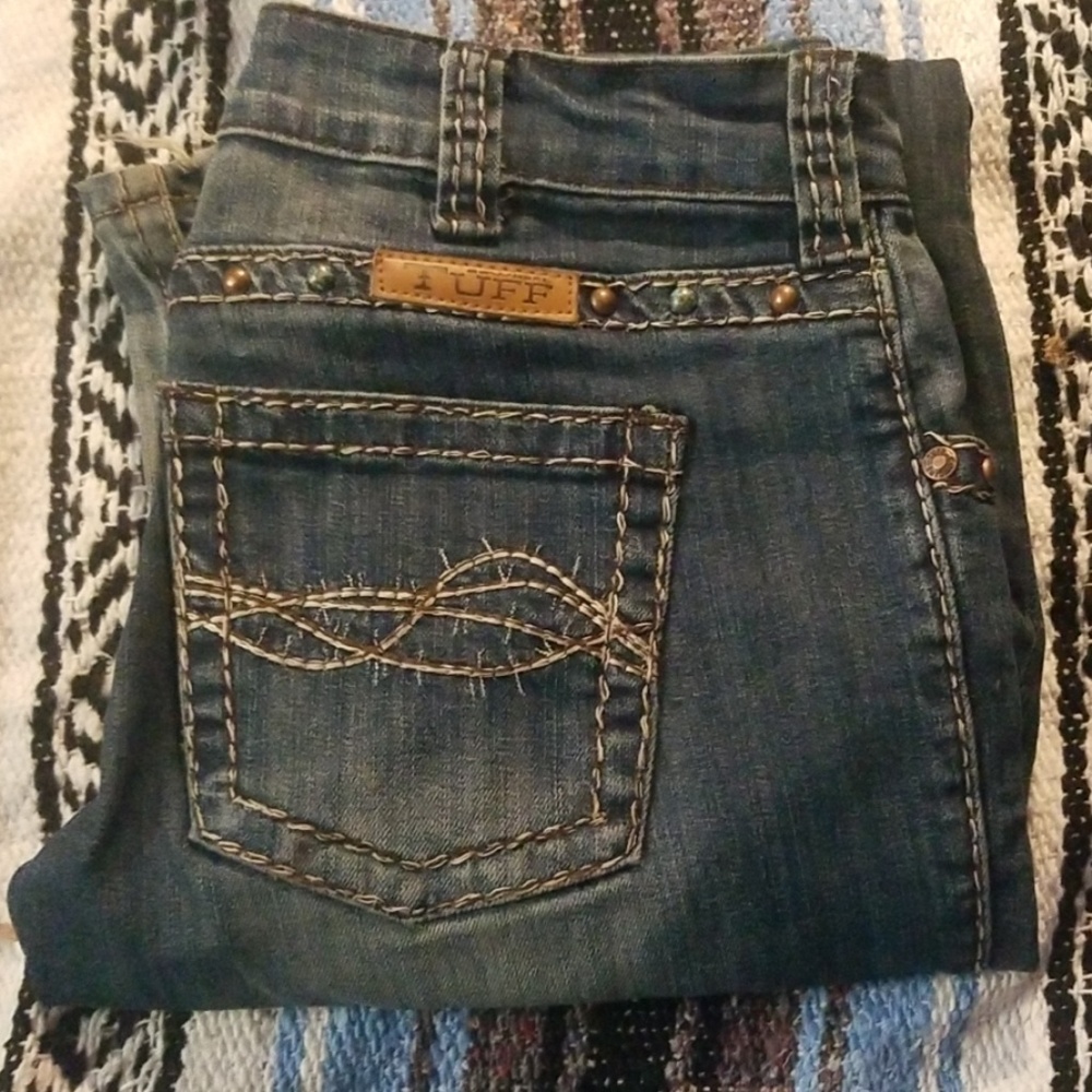 Medium wash blue jeand